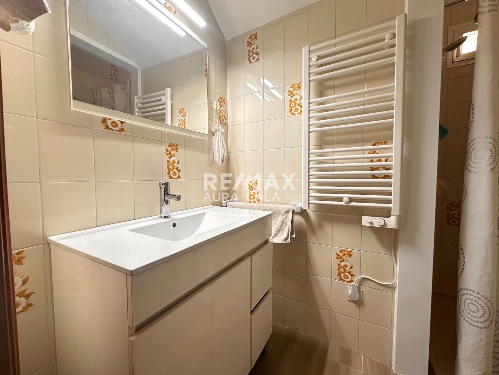 4 bedroom Townhouse for sale in Cala Ratjada with garage - € 515,000 (Ref: 9731245)