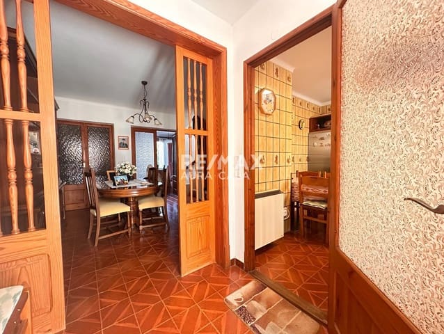 4 soveværelse Byhus til salg i Cala Ratjada, Capdepera med garage - € 495.000 (Ref: 9731245)