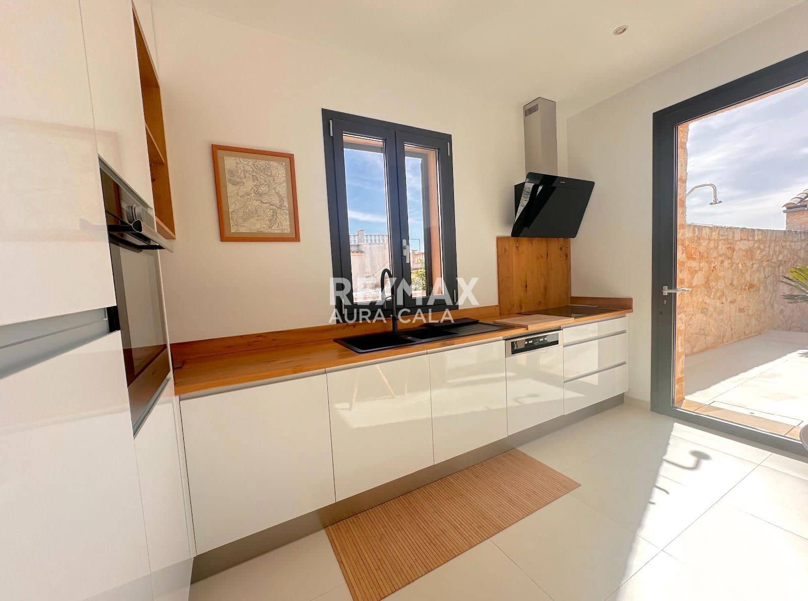 4 sypialnia Willa na sprzedaż w Ariany z garażem - 1 060 000 € (Ref: 9777122)