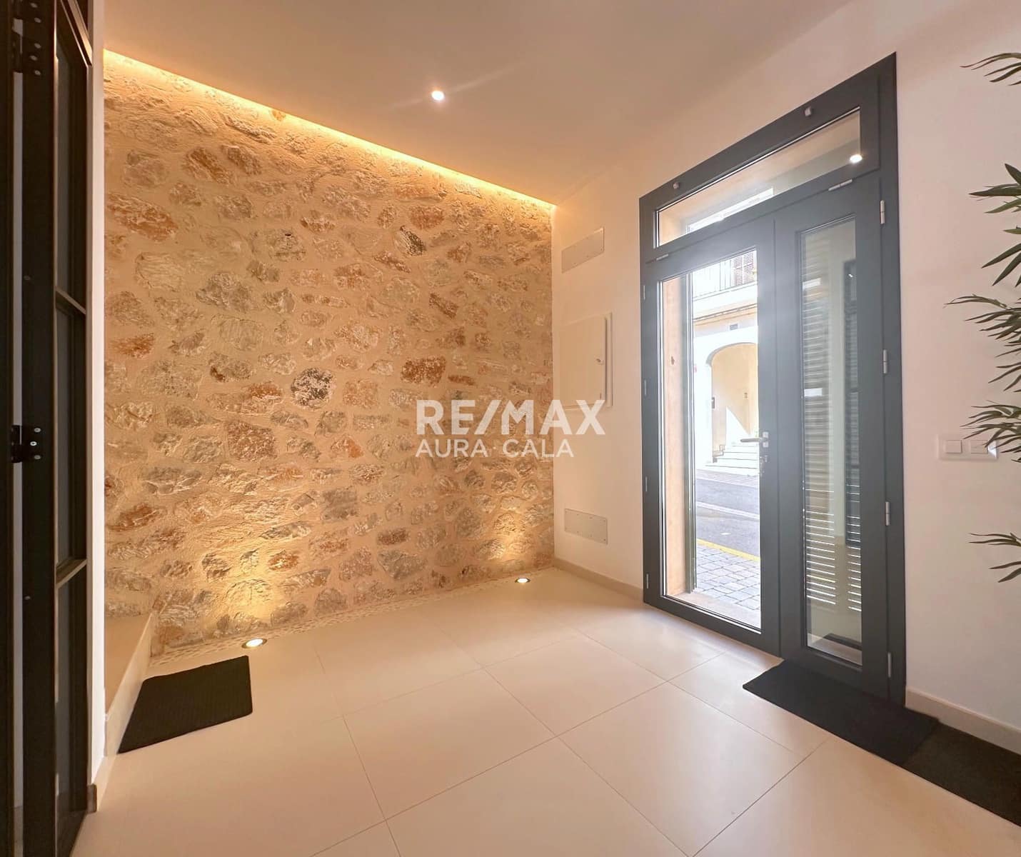 4 sypialnia Willa na sprzedaż w Ariany z garażem - 1 060 000 € (Ref: 9777122)