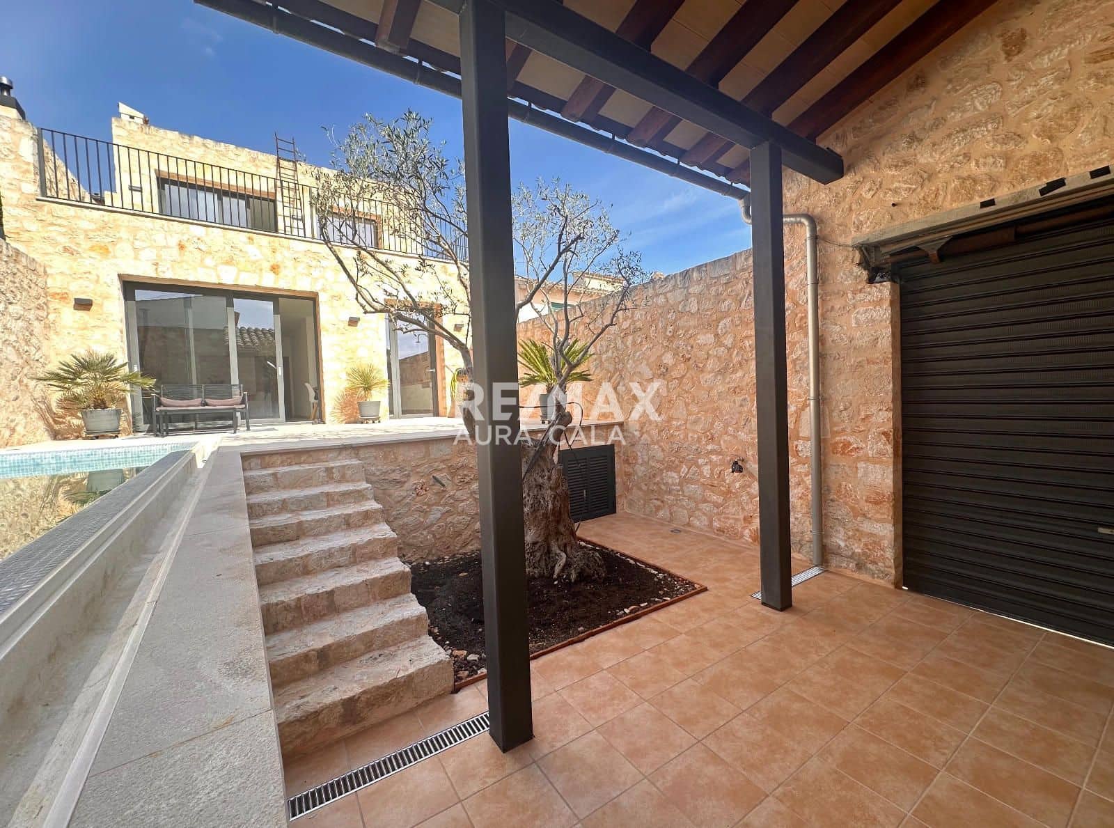 4 sypialnia Willa na sprzedaż w Ariany z garażem - 1 060 000 € (Ref: 9777122)