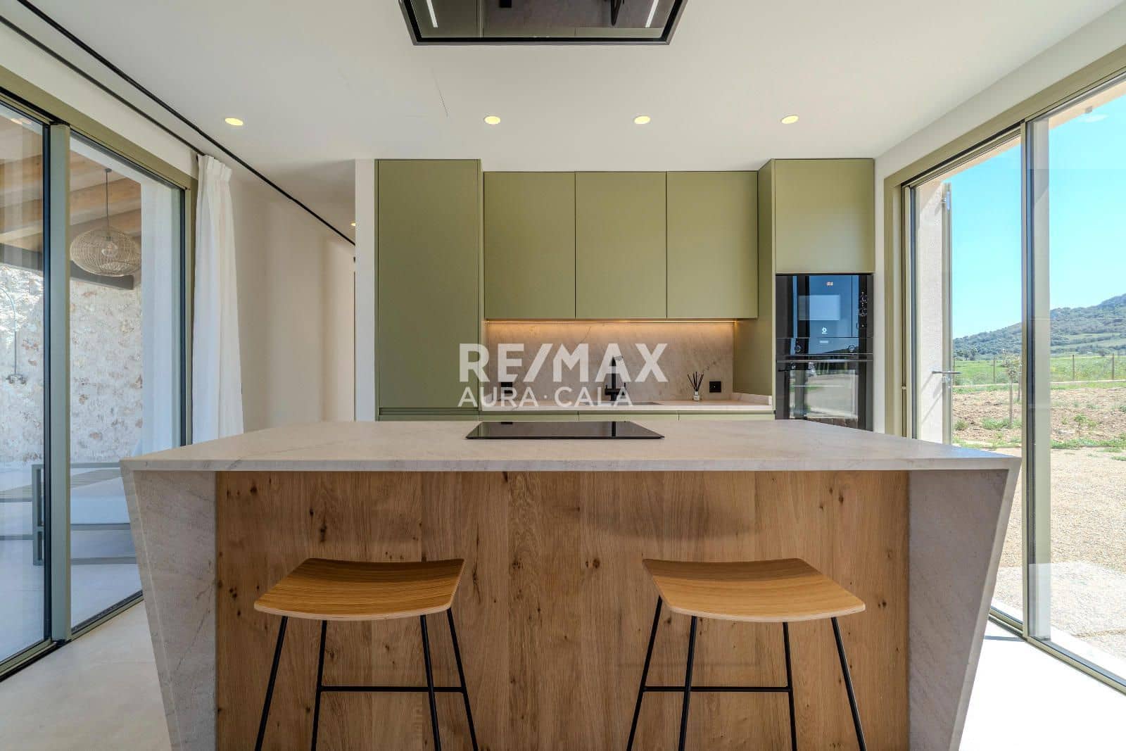 4 bedroom Villa for sale in Sineu with pool garage - € 2,400,000 (Ref: 9783905)