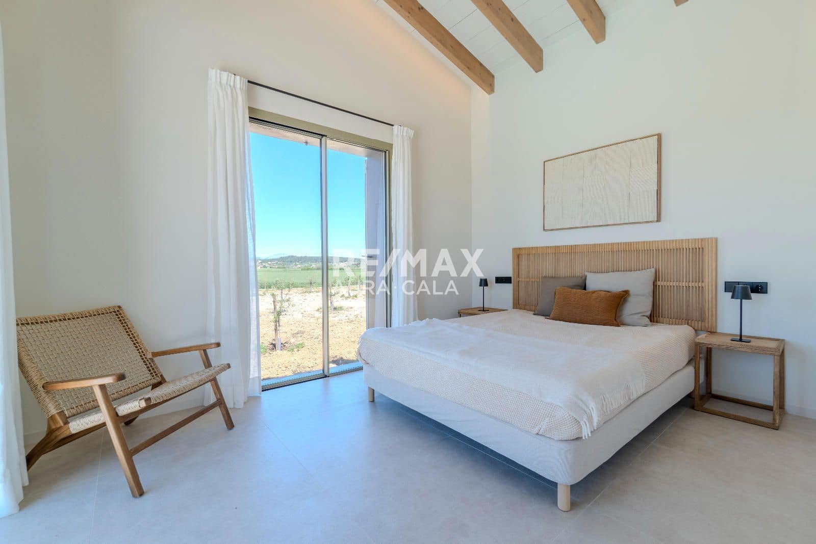 4 bedroom Villa for sale in Sineu with pool garage - € 2,400,000 (Ref: 9783905)