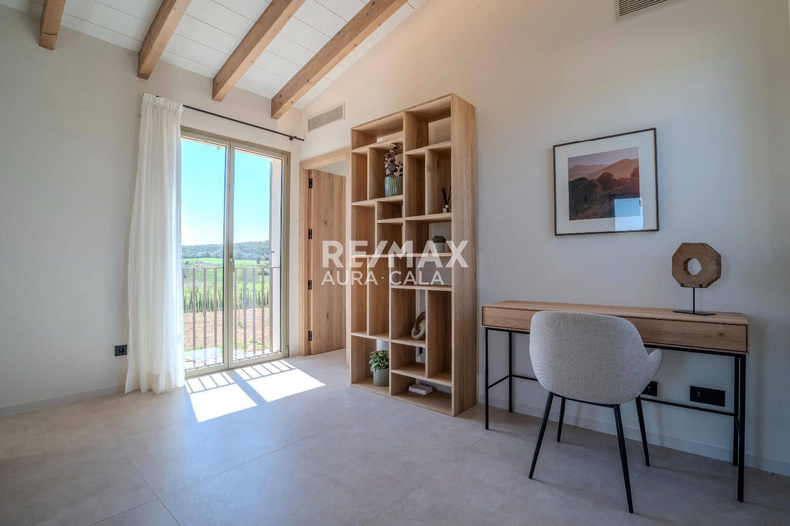 4 bedroom Villa for sale in Sineu with pool garage - € 2,400,000 (Ref: 9783905)