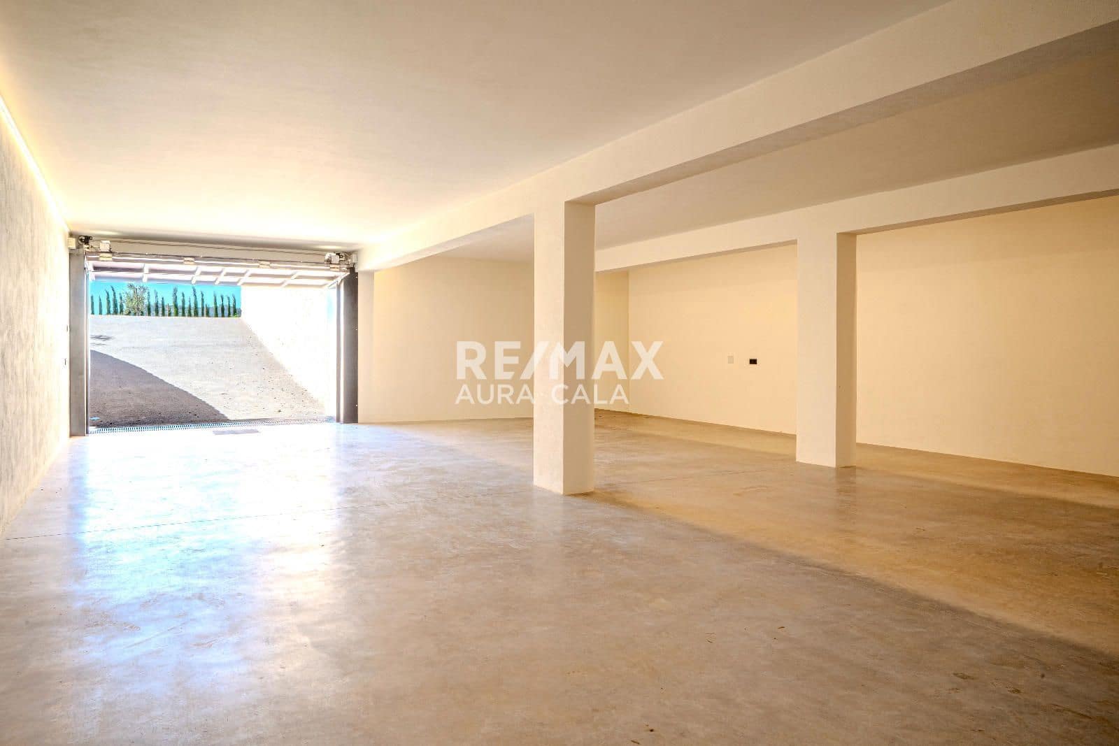 4 bedroom Villa for sale in Sineu with pool garage - € 2,400,000 (Ref: 9783905)