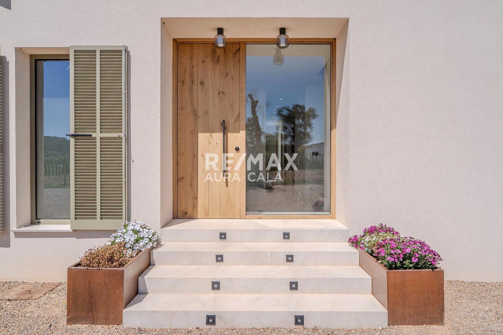 4 bedroom Villa for sale in Sineu with pool garage - € 2,400,000 (Ref: 9783905)