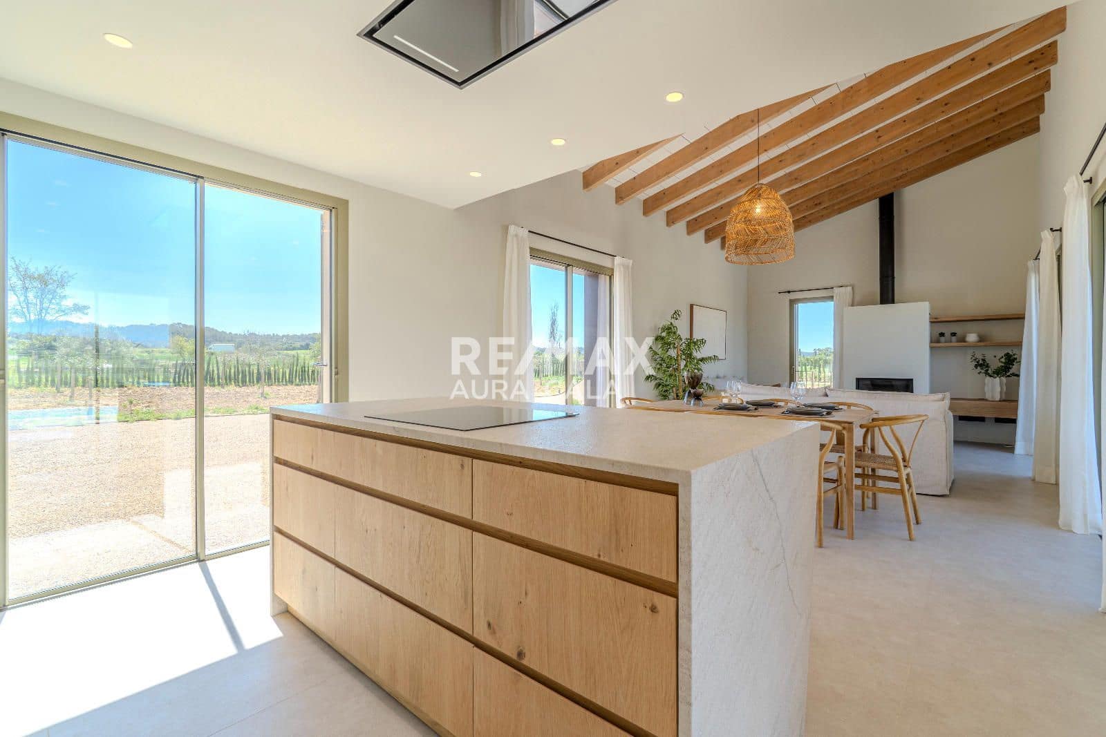 4 bedroom Villa for sale in Sineu with pool garage - € 2,400,000 (Ref: 9783905)