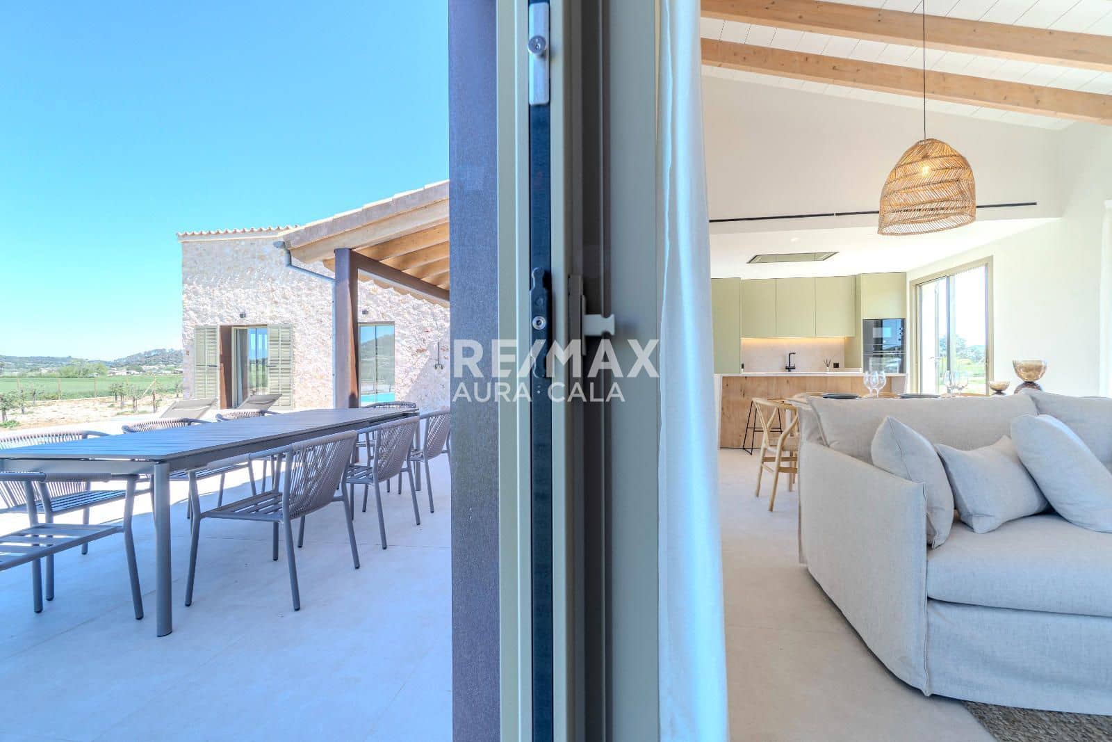 4 bedroom Villa for sale in Sineu with pool garage - € 2,400,000 (Ref: 9783905)