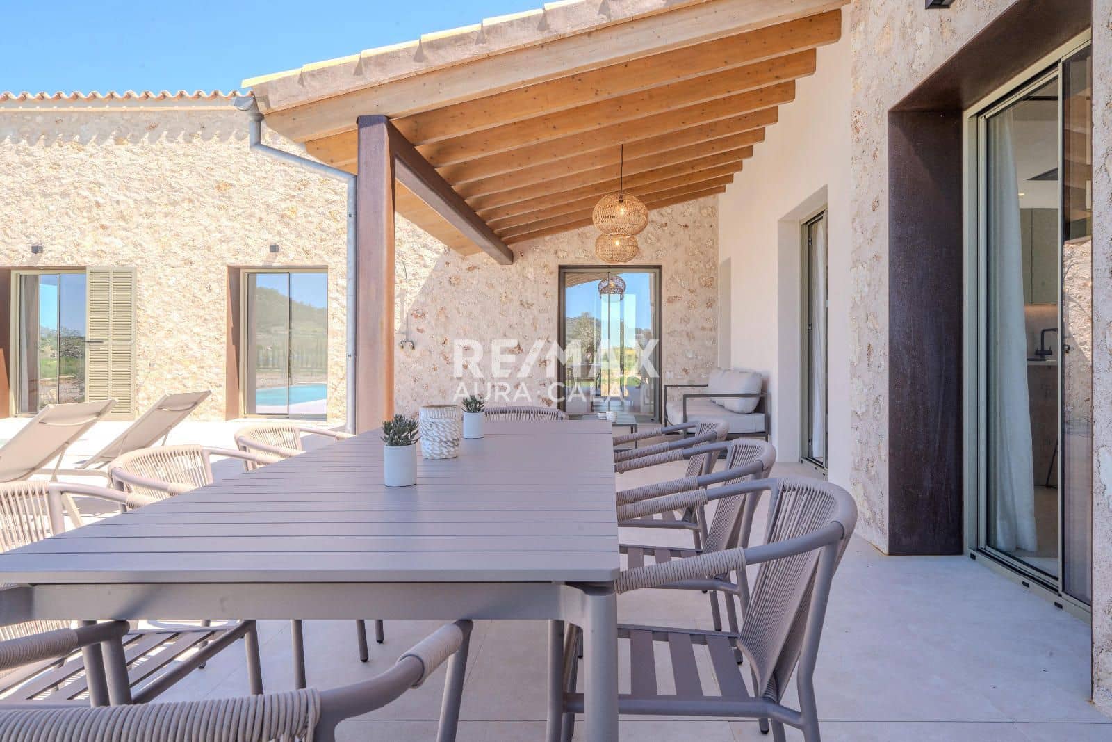 4 bedroom Villa for sale in Sineu with pool garage - € 2,400,000 (Ref: 9783905)