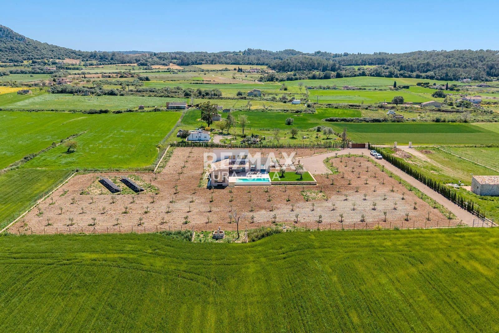 4 bedroom Villa for sale in Sineu with pool garage - € 2,400,000 (Ref: 9783905)