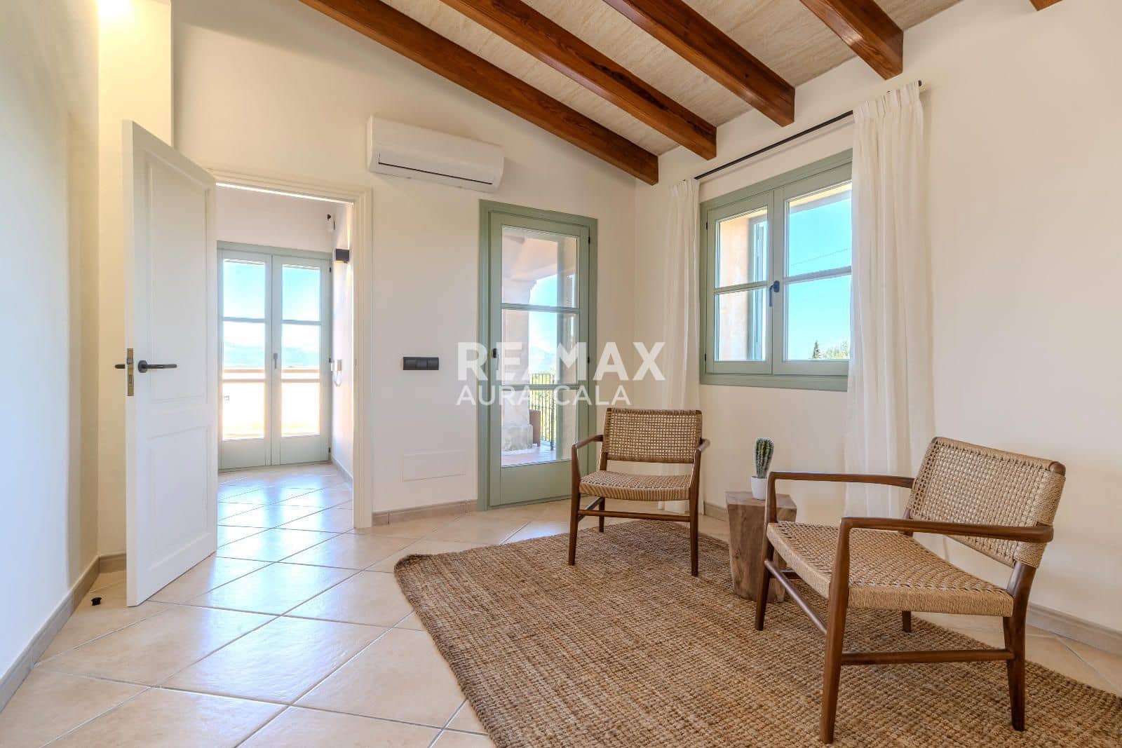 3 bedroom Villa for sale in Sineu with pool garage - € 1,400,000 (Ref: 9787974)