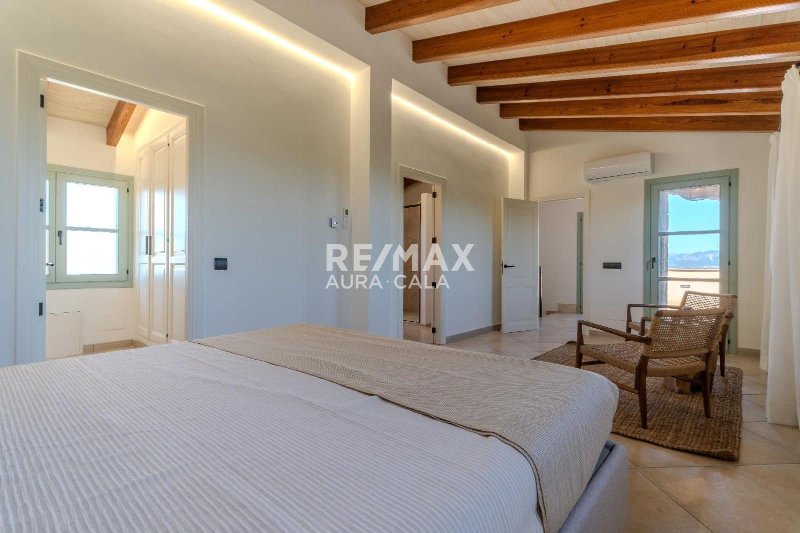 3 bedroom Villa for sale in Sineu with pool garage - € 1,400,000 (Ref: 9787974)