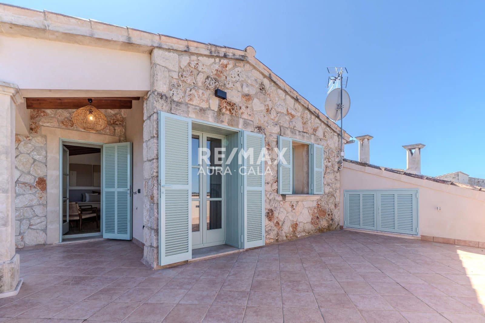 3 bedroom Villa for sale in Sineu with pool garage - € 1,400,000 (Ref: 9787974)