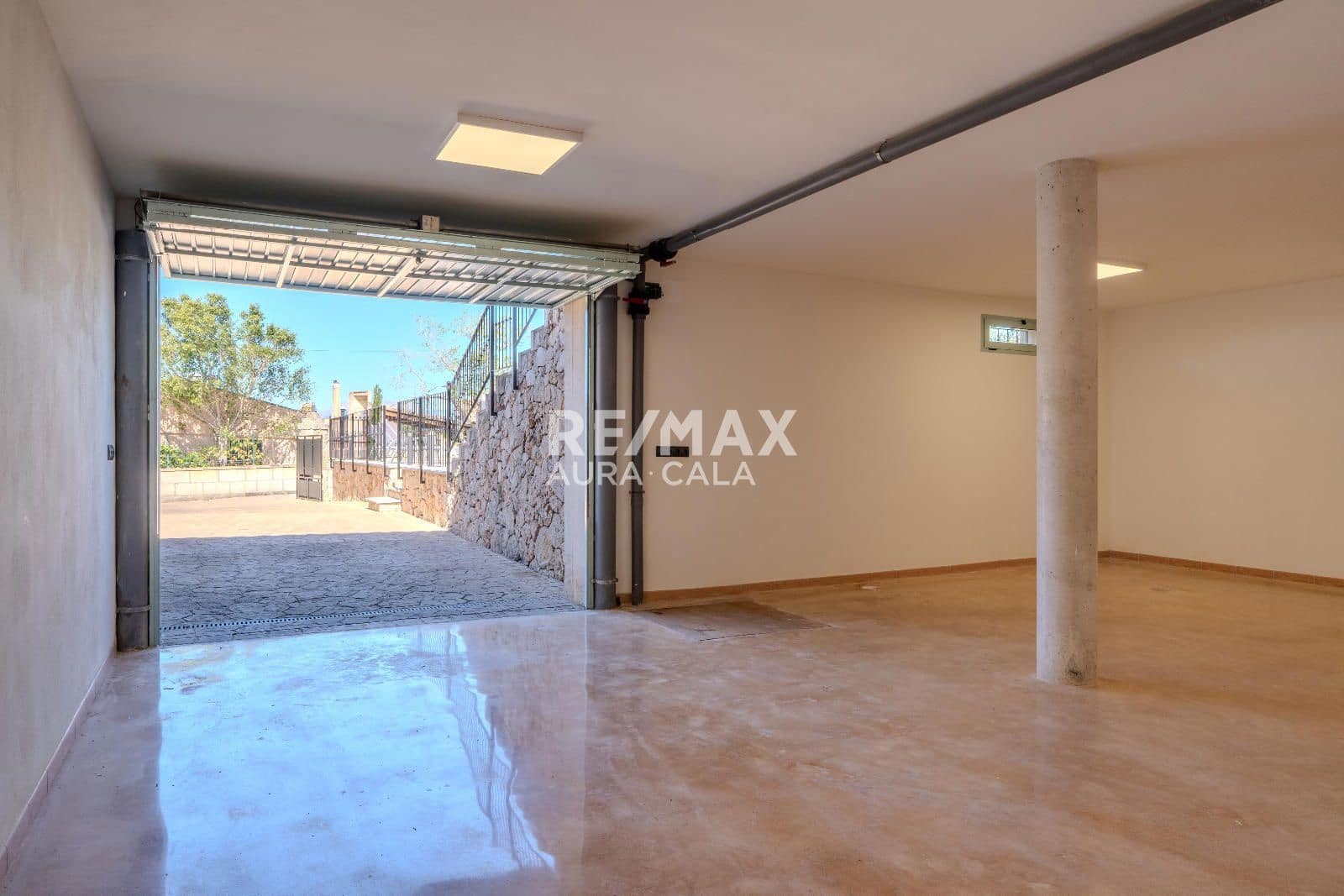 3 bedroom Villa for sale in Sineu with pool garage - € 1,400,000 (Ref: 9787974)
