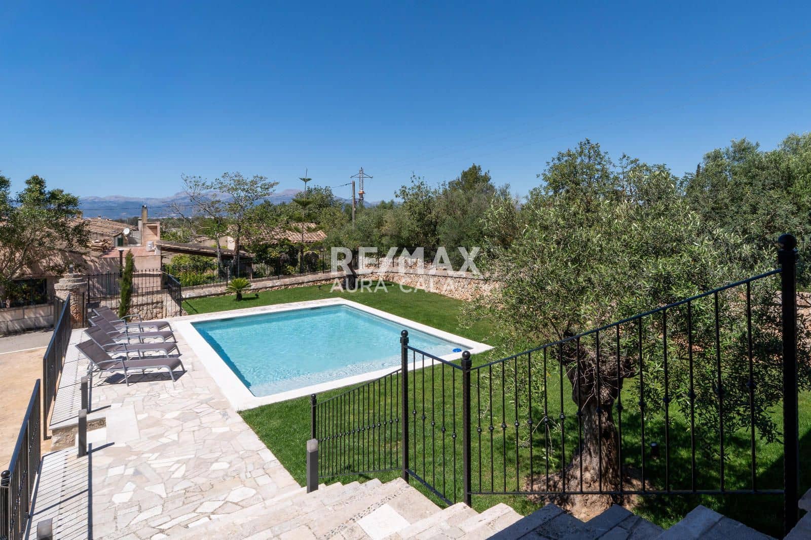 3 bedroom Villa for sale in Sineu with pool garage - € 1,400,000 (Ref: 9787974)