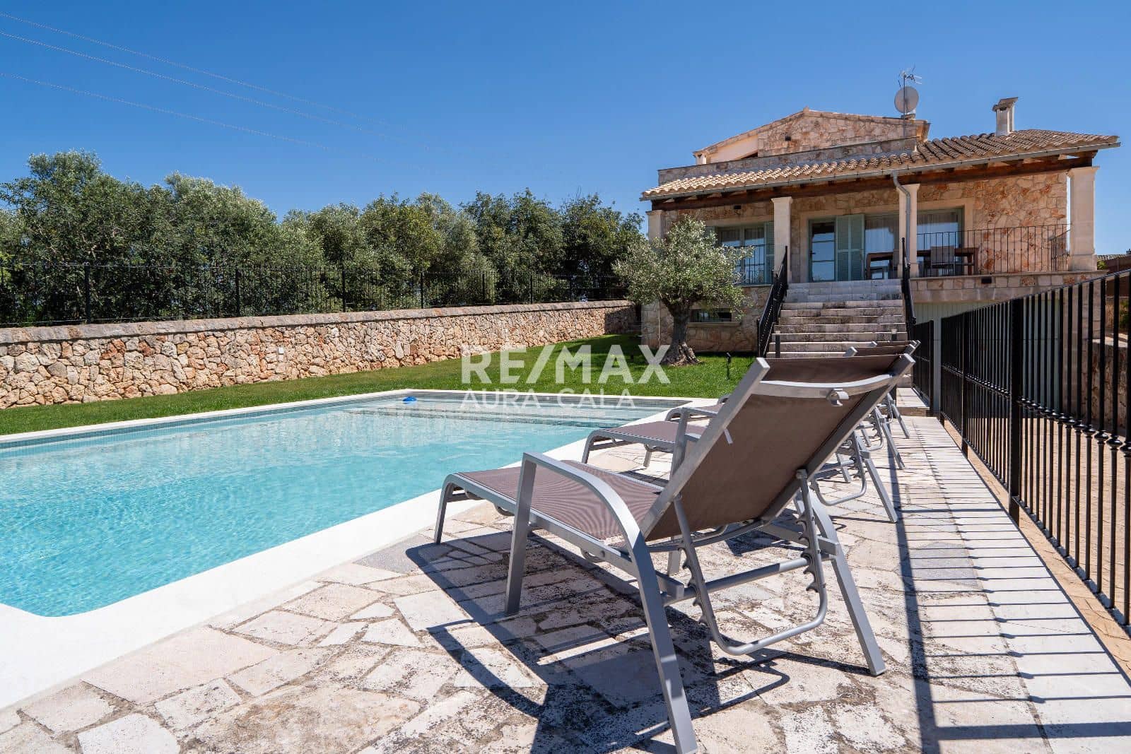 3 bedroom Villa for sale in Sineu with pool garage - € 1,400,000 (Ref: 9787974)