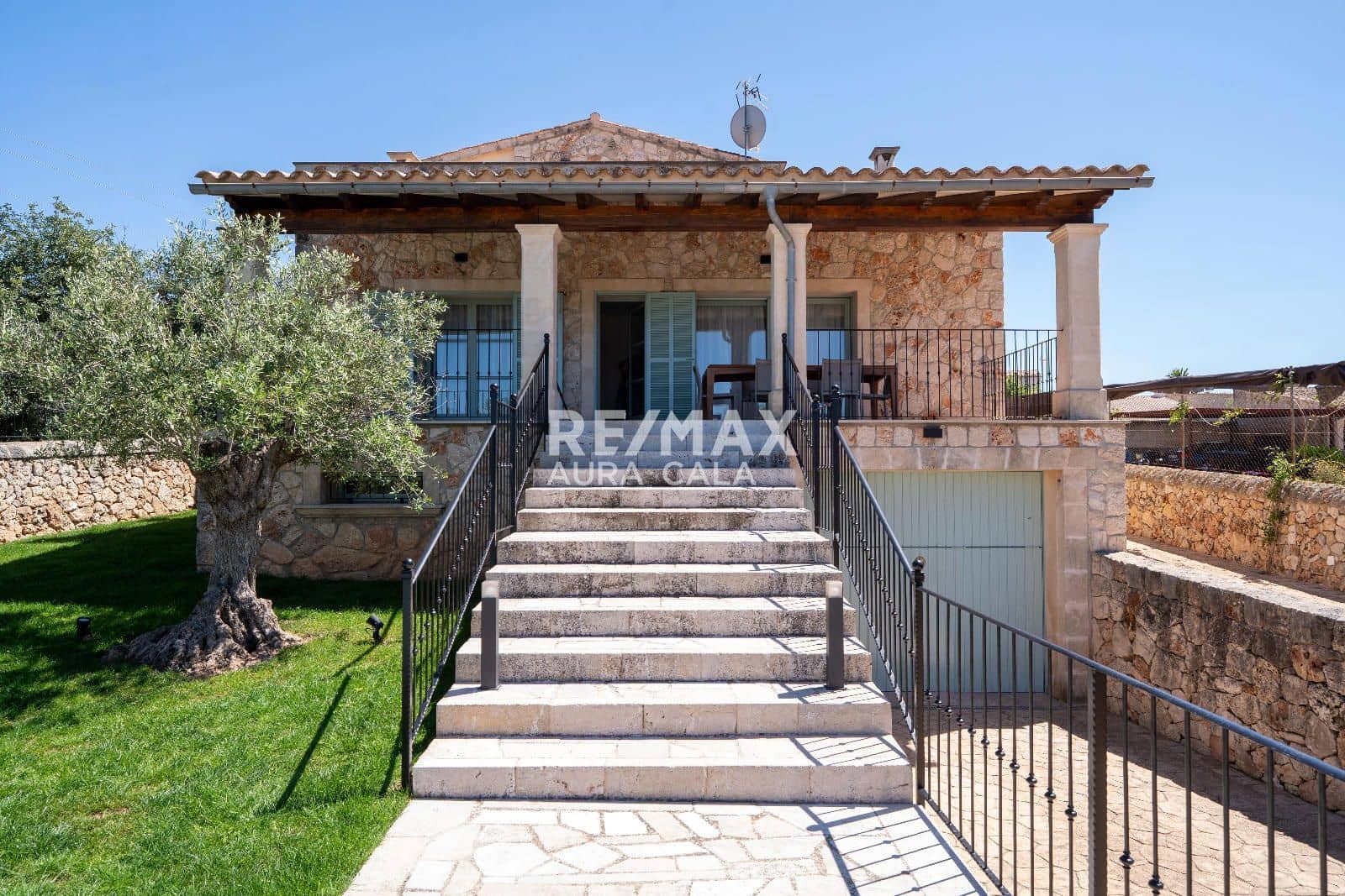 3 bedroom Villa for sale in Sineu with pool garage - € 1,400,000 (Ref: 9787974)