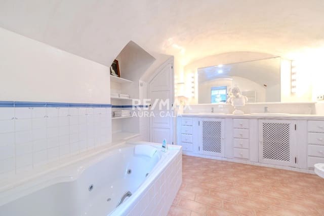 9 quarto Moradia para venda em Cala Ratjada, Capdepera com piscina - 3 500 000 € (Ref: 9804859)