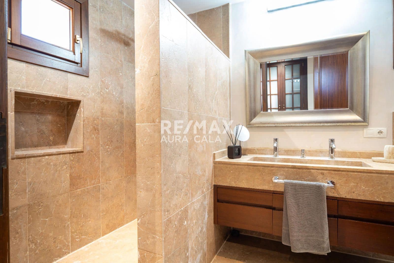 3 bedroom Villa for sale in Manacor with pool garage - € 1,890,000 (Ref: 9816266)