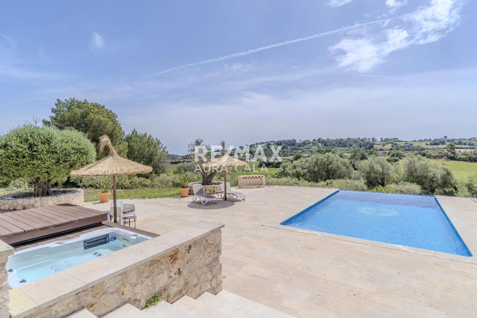 3 bedroom Villa for sale in Manacor with pool garage - € 1,890,000 (Ref: 9816266)