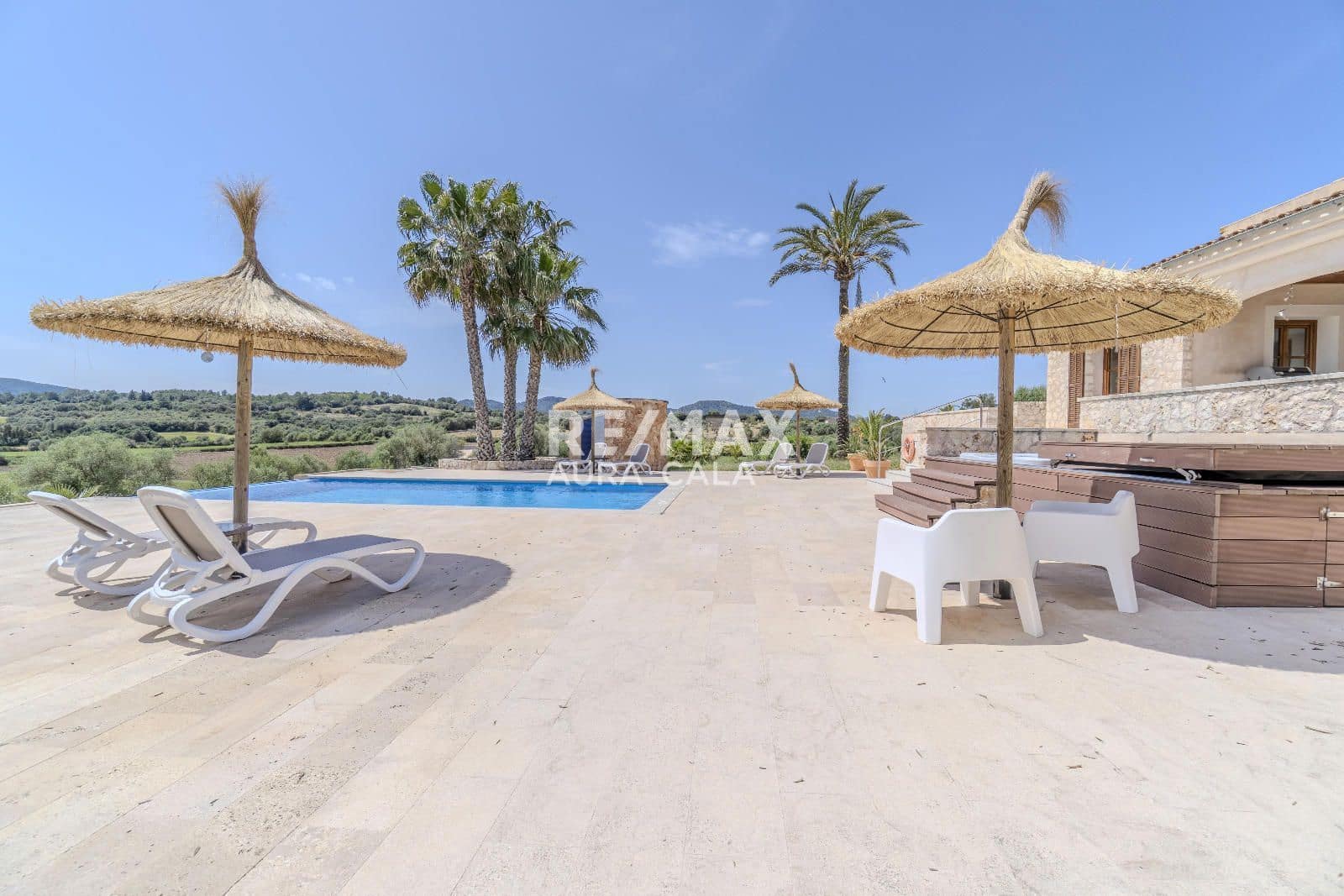 3 bedroom Villa for sale in Manacor with pool garage - € 1,890,000 (Ref: 9816266)