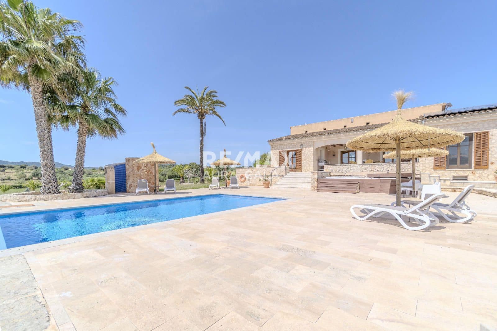 3 bedroom Villa for sale in Manacor with pool garage - € 1,890,000 (Ref: 9816266)