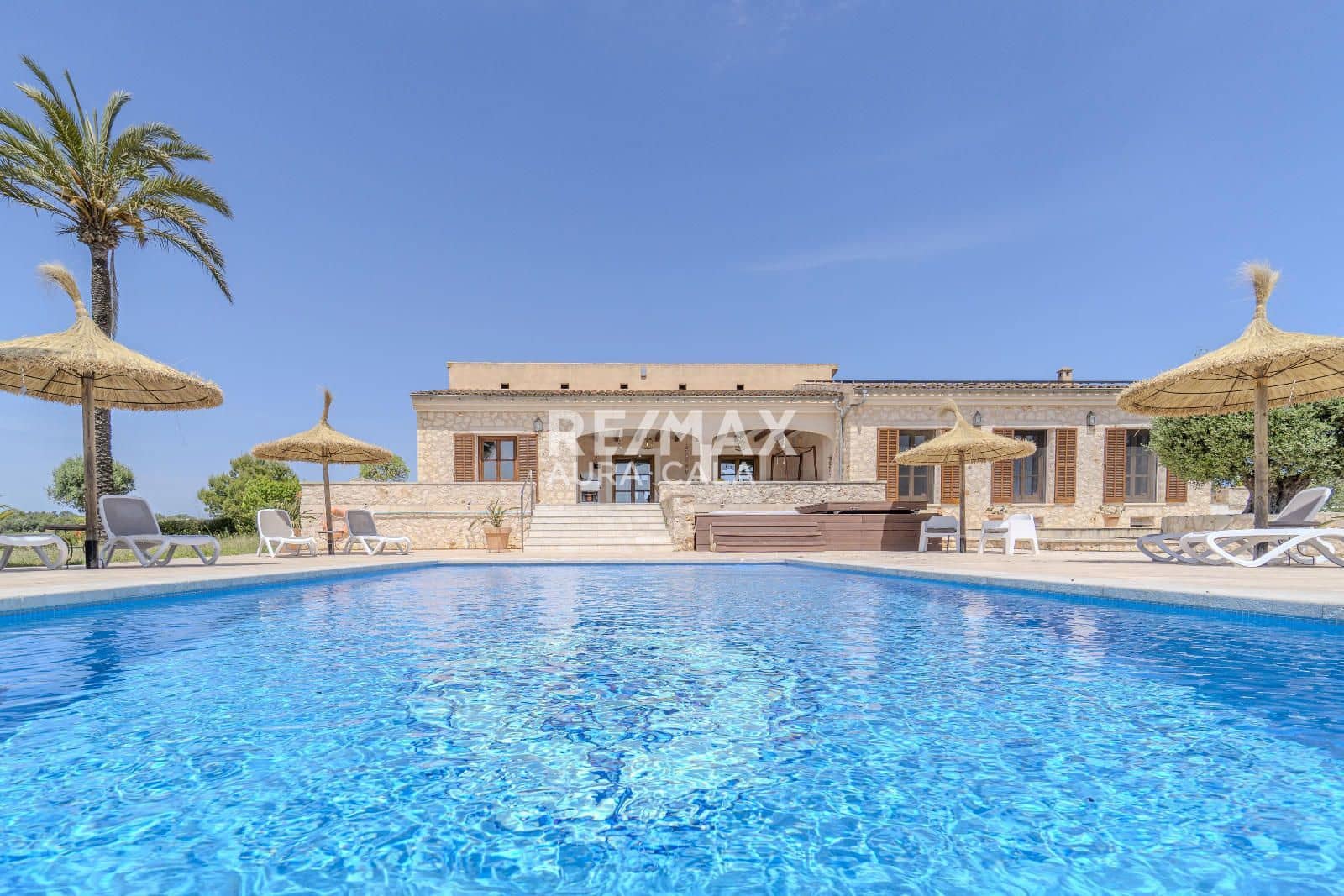 3 bedroom Villa for sale in Manacor with pool garage - € 1,890,000 (Ref: 9816266)