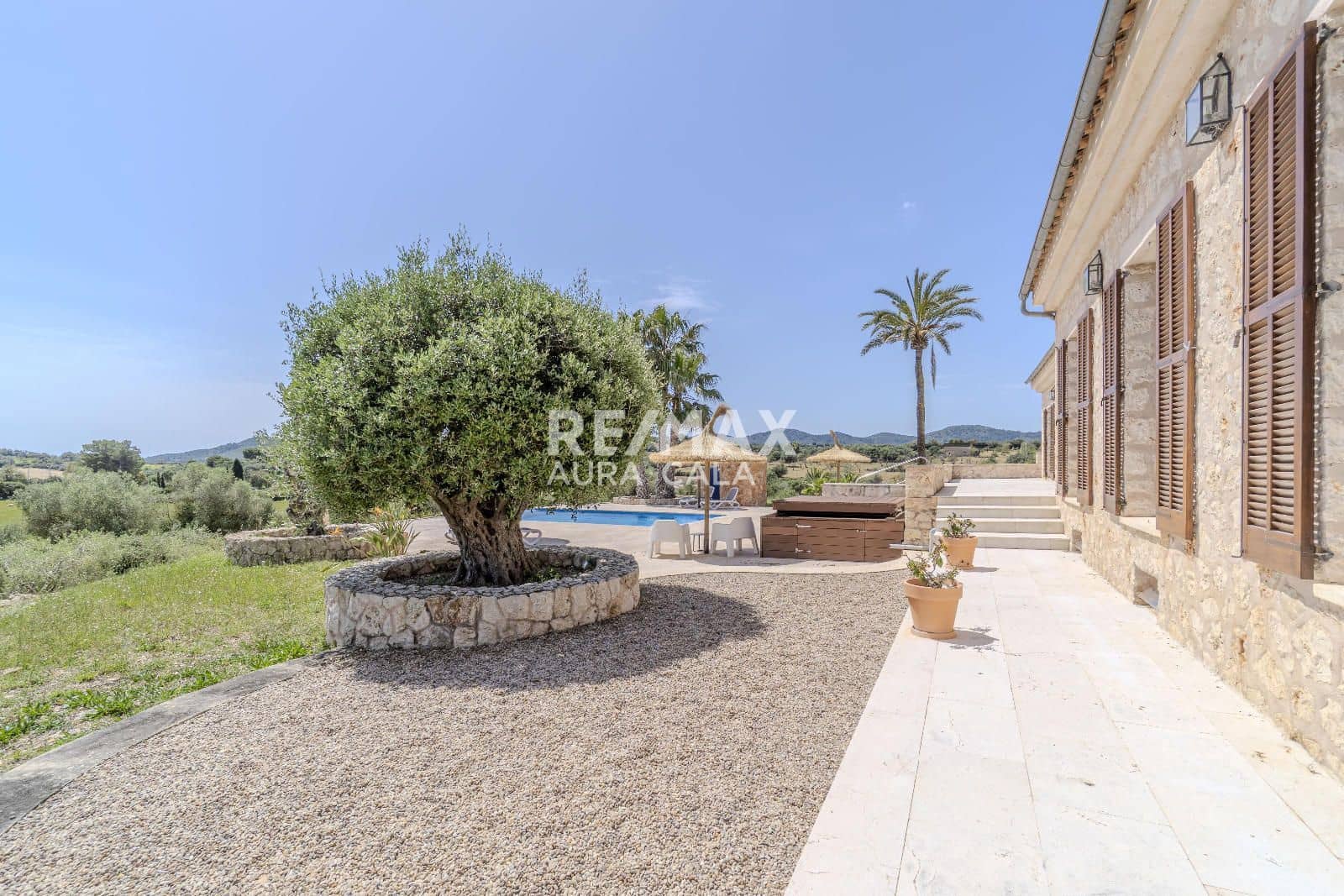 3 bedroom Villa for sale in Manacor with pool garage - € 1,890,000 (Ref: 9816266)