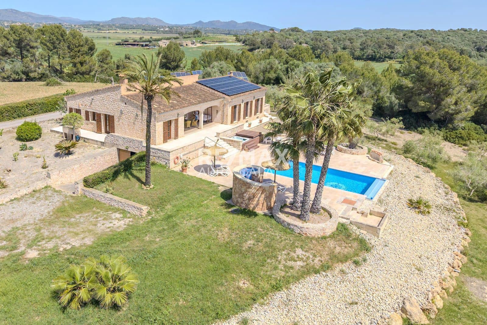 3 bedroom Villa for sale in Manacor with pool garage - € 1,890,000 (Ref: 9816266)