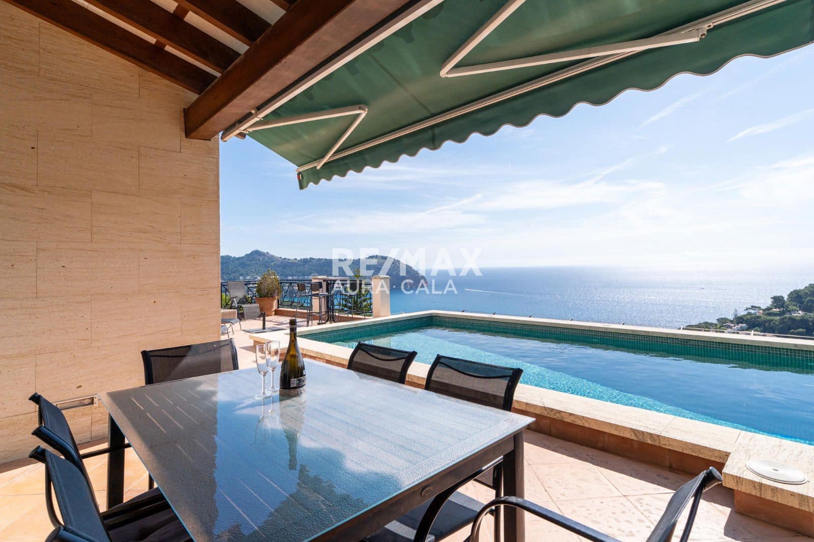 3 bedroom Villa for sale in Canyamel with pool garage - € 2,200,000 (Ref: 9854632)