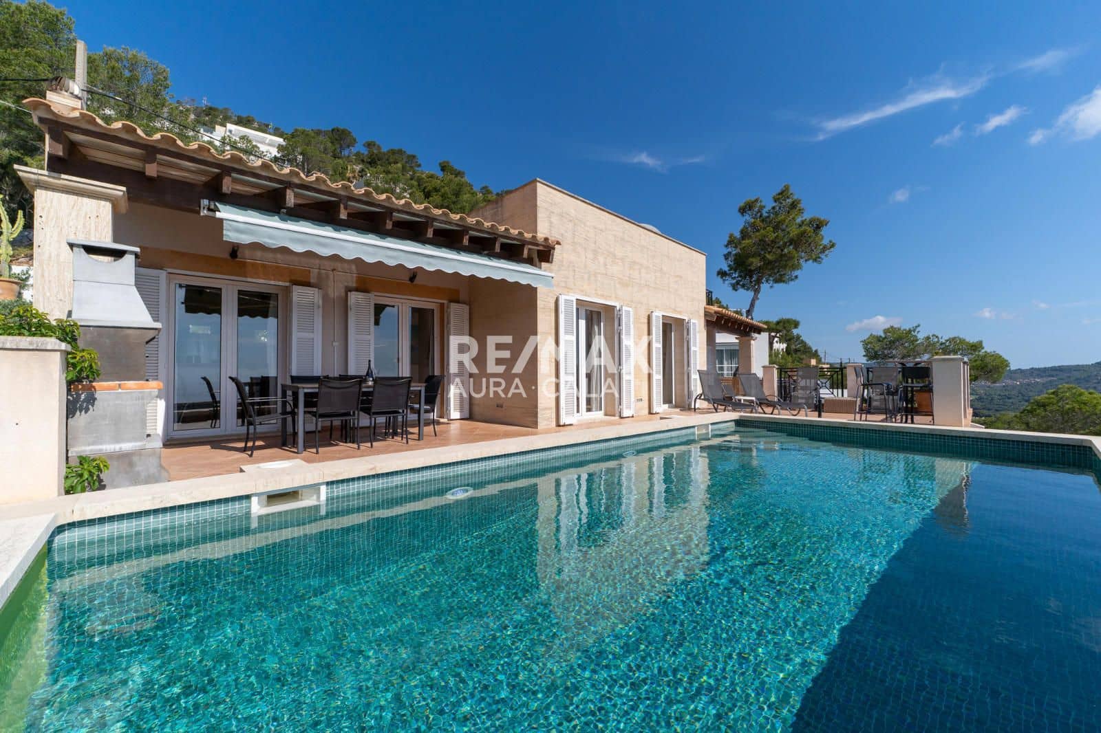 3 bedroom Villa for sale in Canyamel with pool garage - € 2,200,000 (Ref: 9854632)