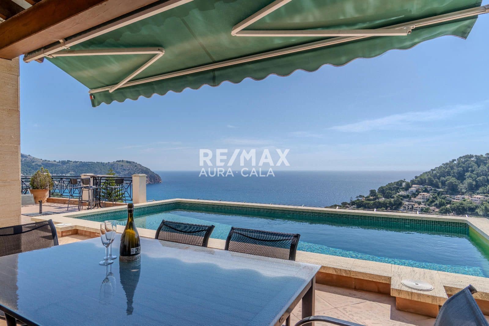 3 bedroom Villa for sale in Canyamel with pool garage - € 2,200,000 (Ref: 9854632)
