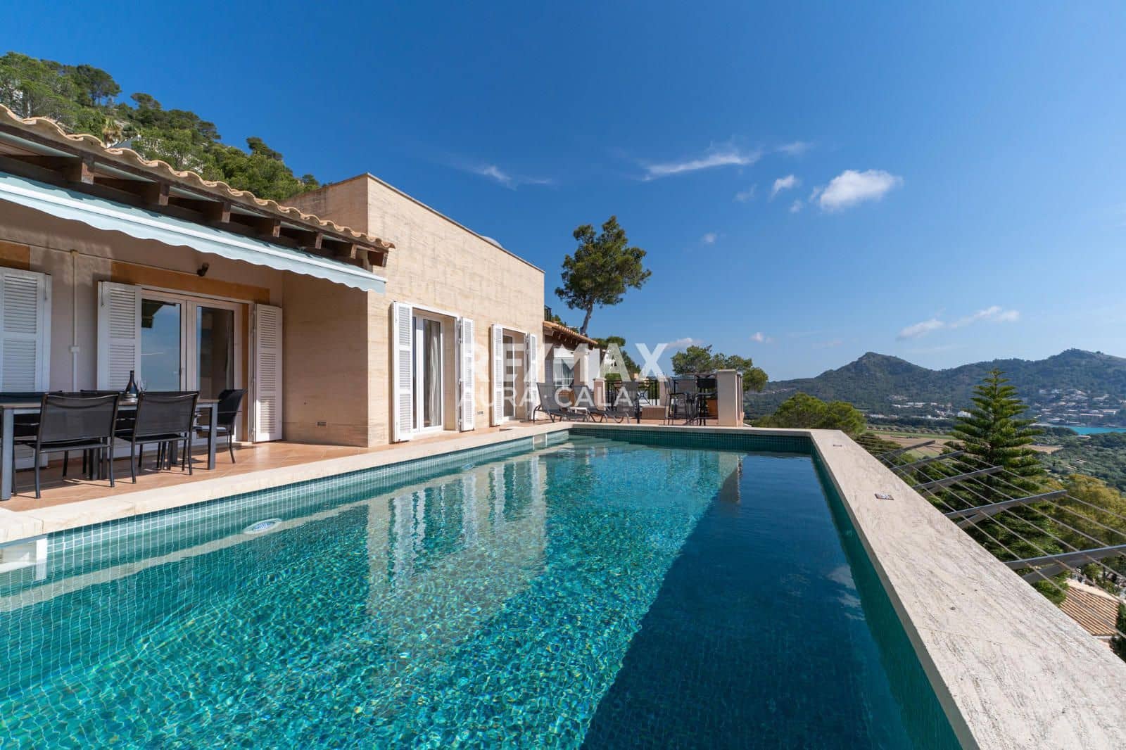 3 bedroom Villa for sale in Canyamel with pool garage - € 2,200,000 (Ref: 9854632)