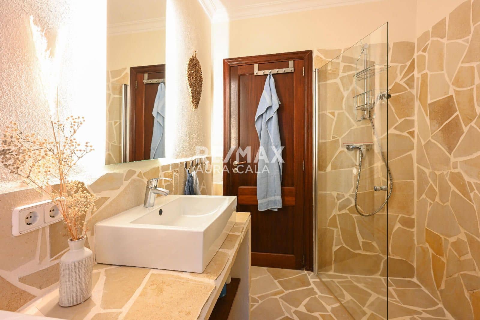 7 soveværelse Villa til salg i Cala Ratjada med swimmingpool - € 1.750.000 (Ref: 9891405)