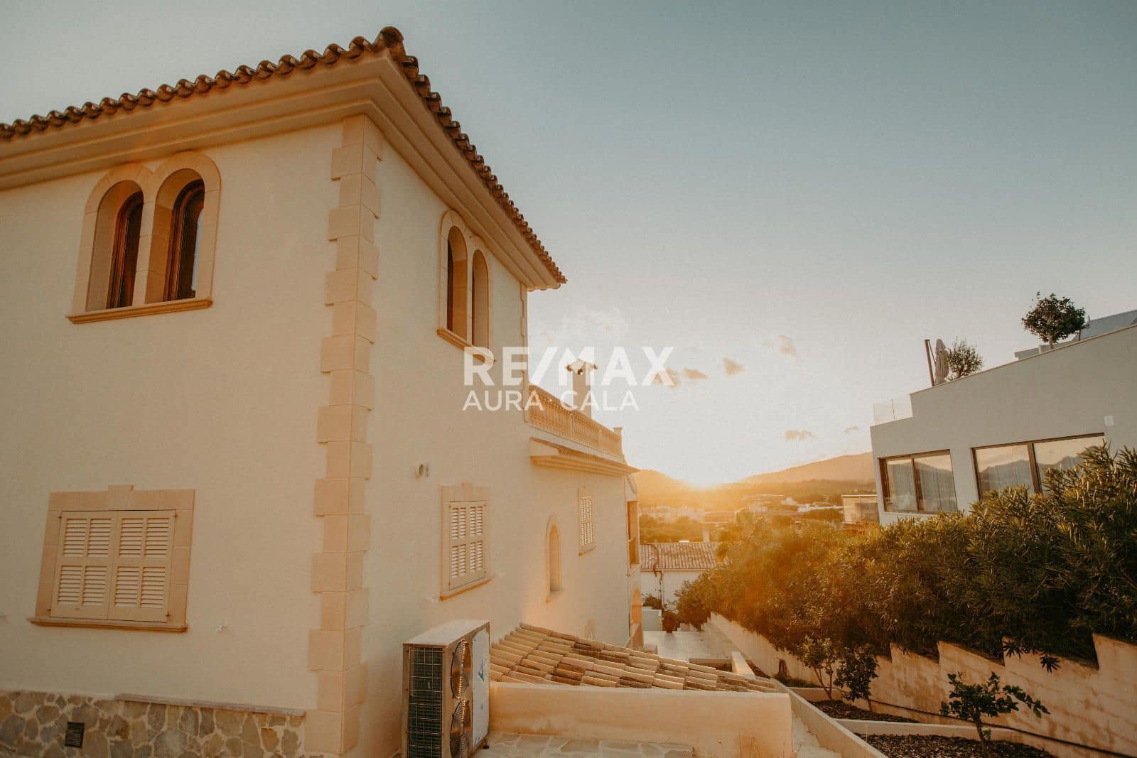 7 soveværelse Villa til salg i Cala Ratjada med swimmingpool - € 1.750.000 (Ref: 9891405)