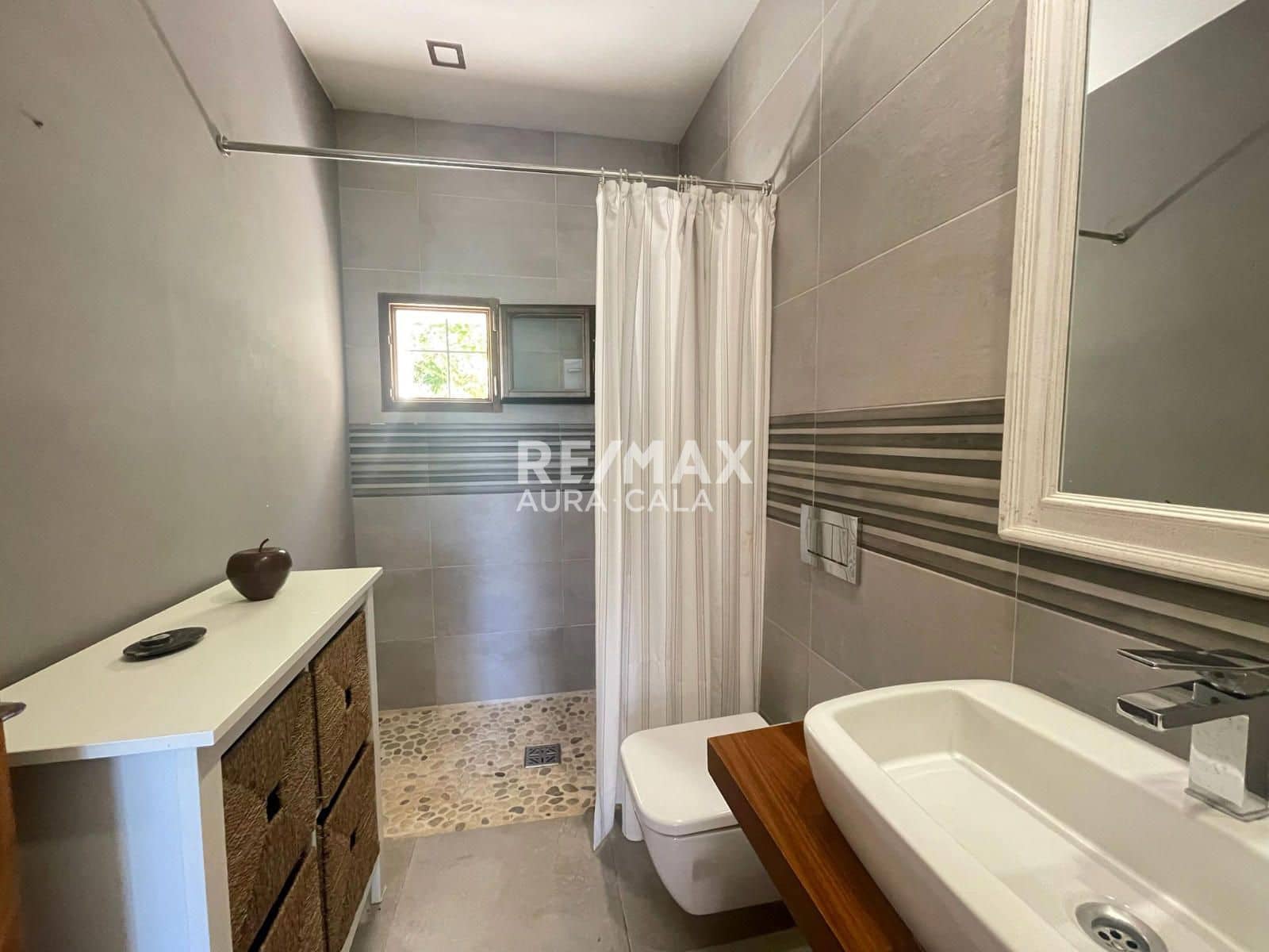Chalet de 3 habitaciones en Sant Llorenç des Cardassar en alquiler - 2.600 € (Ref: 9892712)