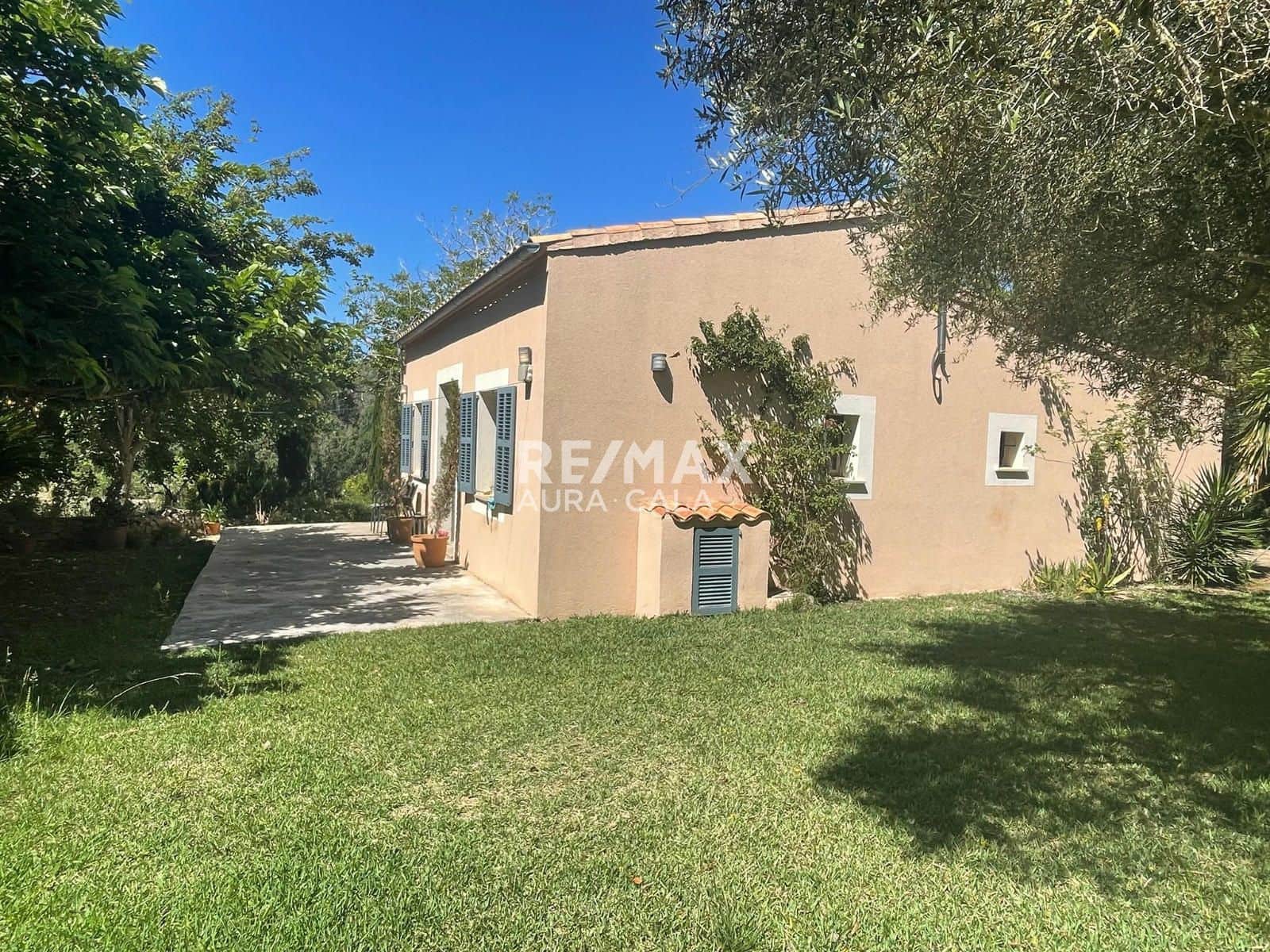 Chalet de 3 habitaciones en Sant Llorenç des Cardassar en alquiler - 2.600 € (Ref: 9892712)