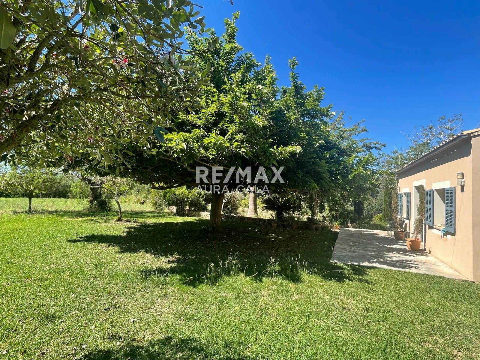 Chalet de 3 habitaciones en Sant Llorenç des Cardassar en alquiler - 2.600 € (Ref: 9892712)