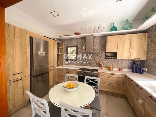 Chalet de 3 habitaciones en Sant Llorenç des Cardassar en alquiler - 2.600 € (Ref: 9892712)