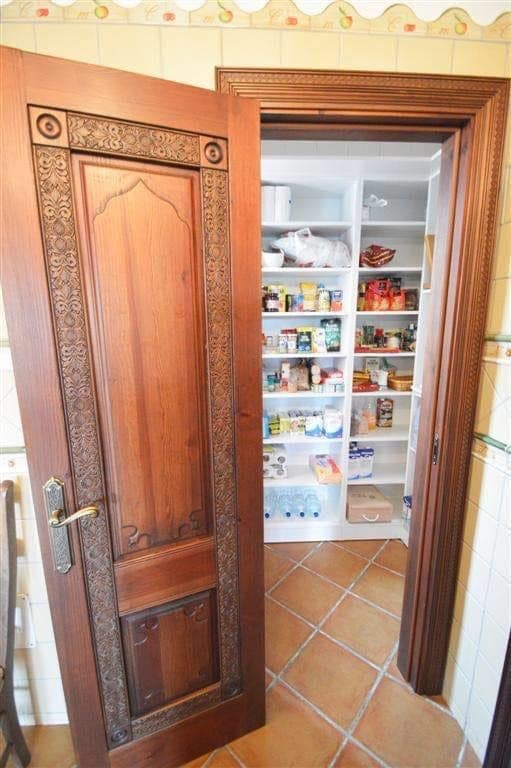7 makuuhuone Huvila myytävänä paikassa Villanueva de la Concepcion mukana uima-altaan 
autotalli - 595 000 € (Ref: 10019275)