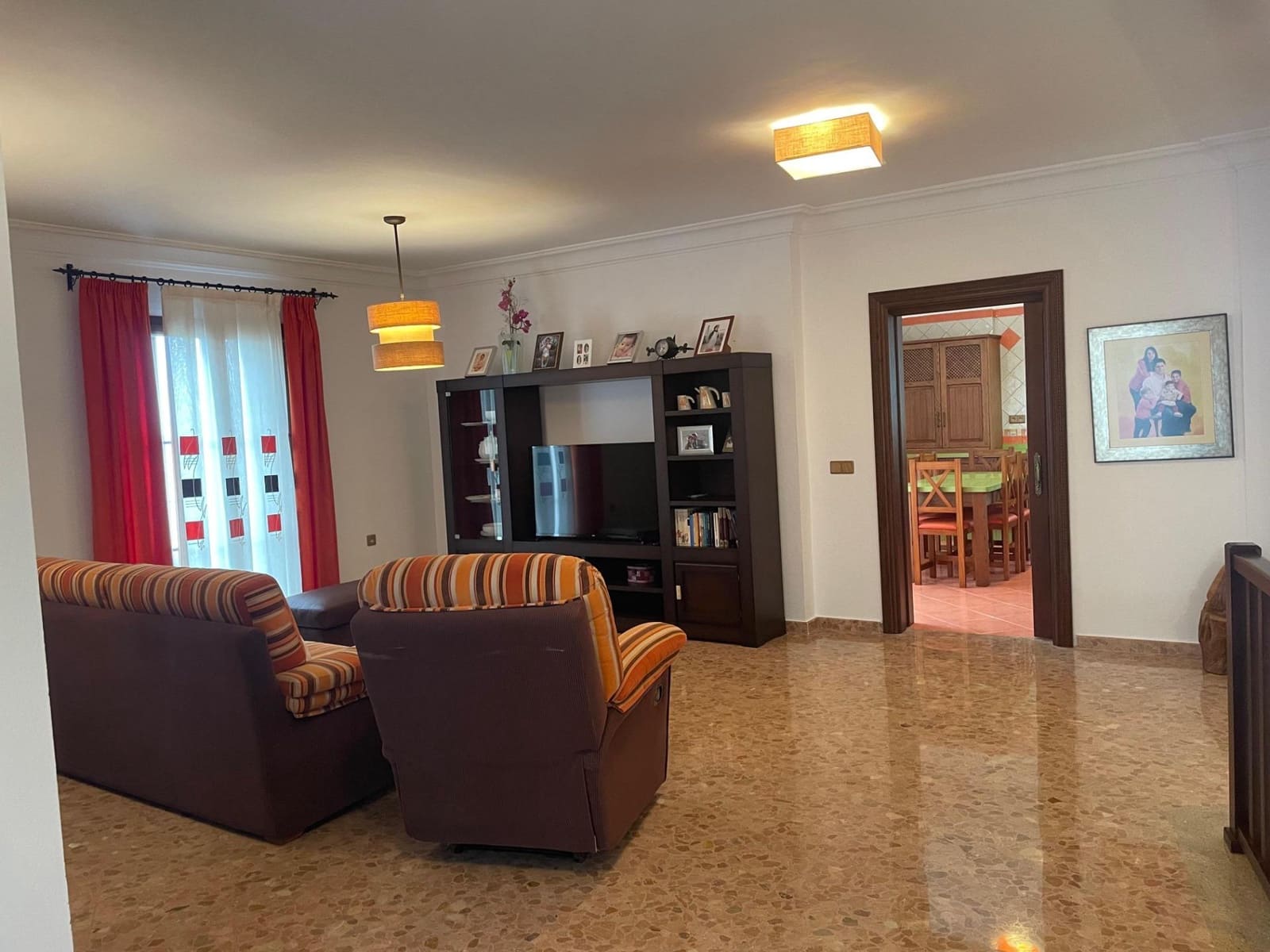 7 makuuhuone Huvila myytävänä paikassa Villanueva de la Concepcion mukana uima-altaan 
autotalli - 595 000 € (Ref: 10019275)