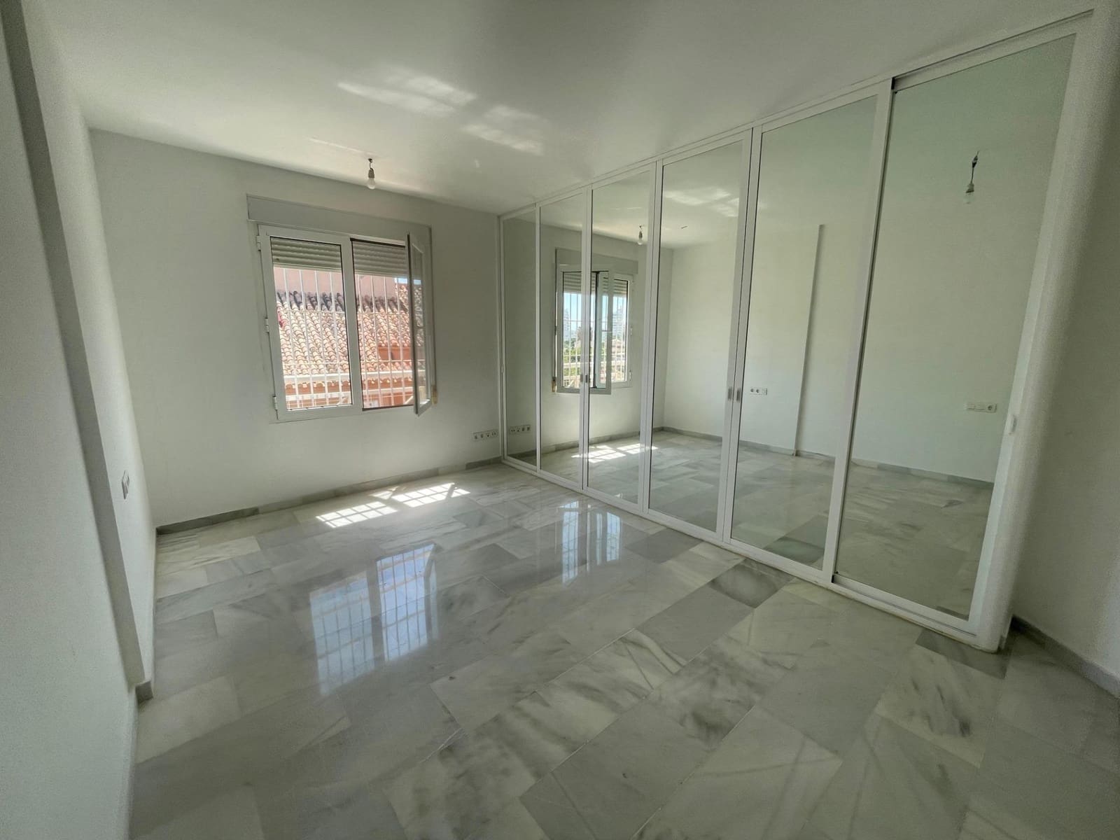 3 bedroom Terraced Villa for sale in Arroyo de la Miel with pool garage - € 470,000 (Ref: 10019276)