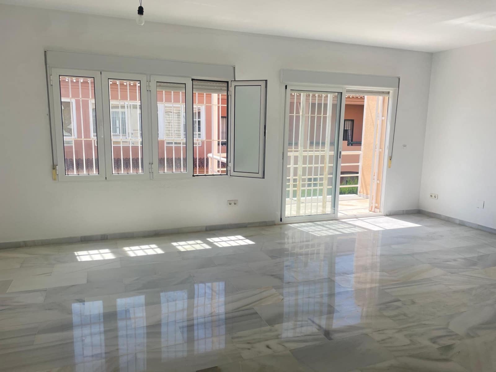 3 bedroom Terraced Villa for sale in Arroyo de la Miel with pool garage - € 449,000 (Ref: 10019276)