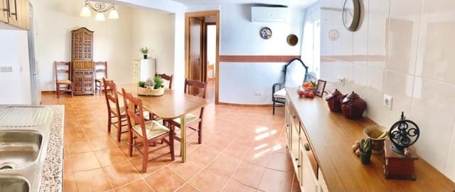 4 makuuhuone Rivitalo myytävänä paikassa Istán - 269 000 € (Ref: 10019277)
