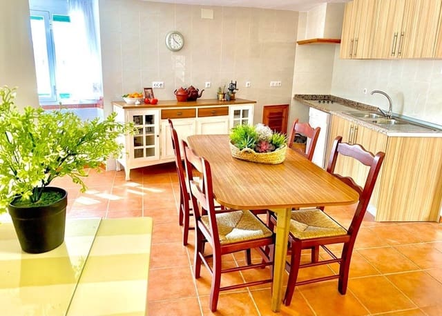 4 makuuhuone Rivitalo myytävänä paikassa Istán - 269 000 € (Ref: 10019277)