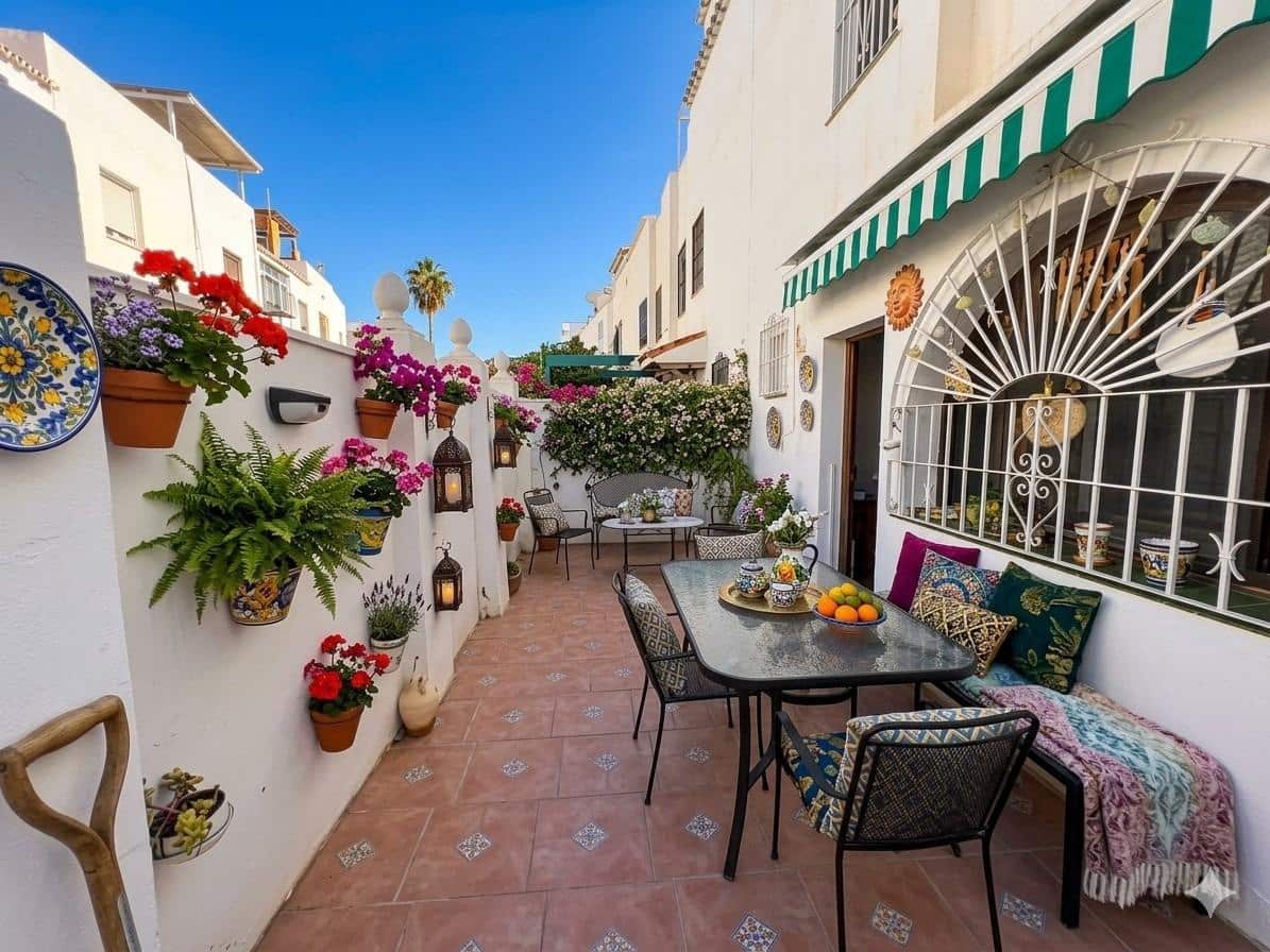 4 bedroom Semi-detached Villa for sale in Torremolinos with garage - € 589,000 (Ref: 10019281)