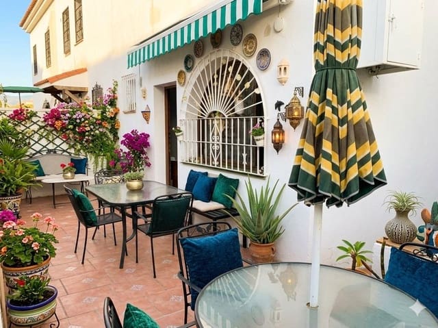 4 bedroom Semi-detached Villa for sale in Torremolinos with garage - € 589,000 (Ref: 10019281)