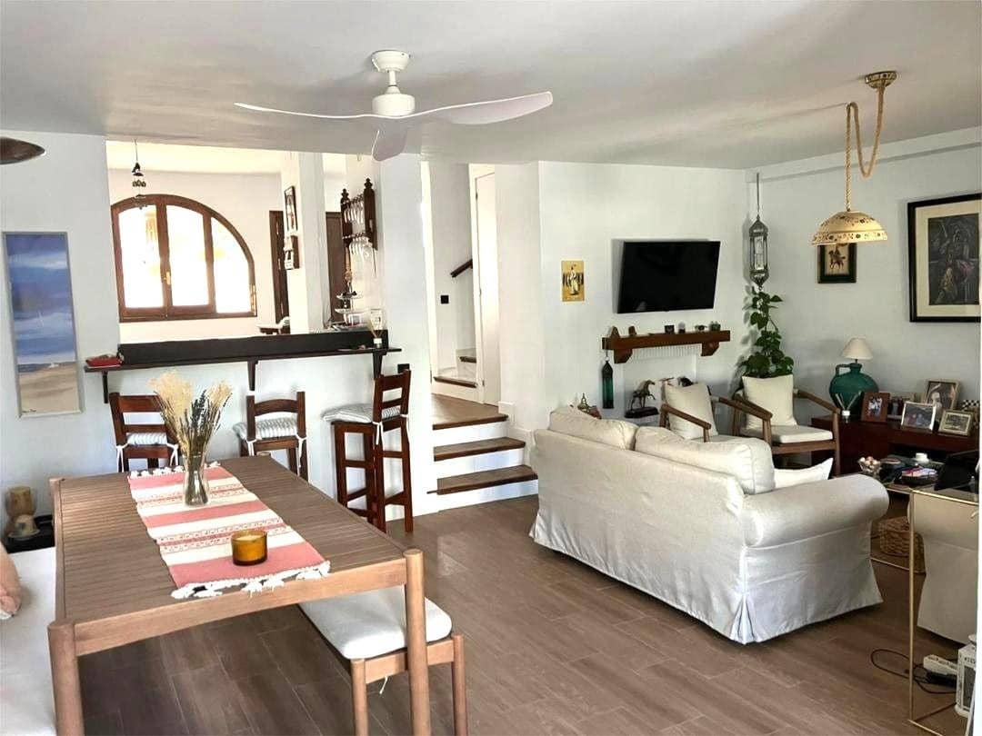 4 bedroom Semi-detached Villa for sale in Torremolinos with garage - € 589,000 (Ref: 10019281)