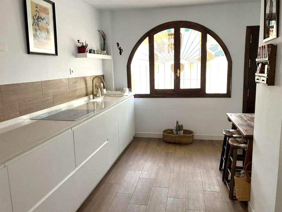 4 bedroom Semi-detached Villa for sale in Torremolinos with garage - € 589,000 (Ref: 10019281)