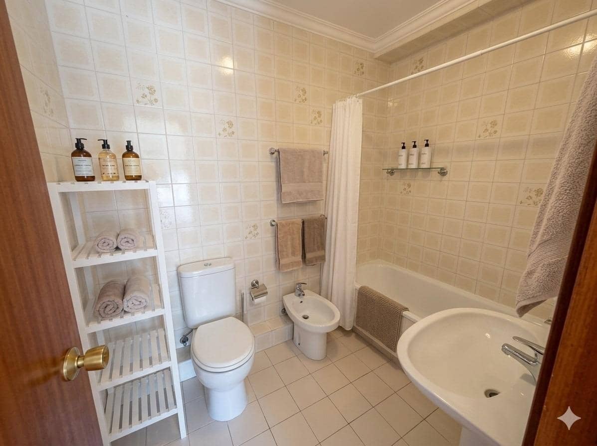 4 bedroom Semi-detached Villa for sale in Torremolinos with garage - € 589,000 (Ref: 10019281)